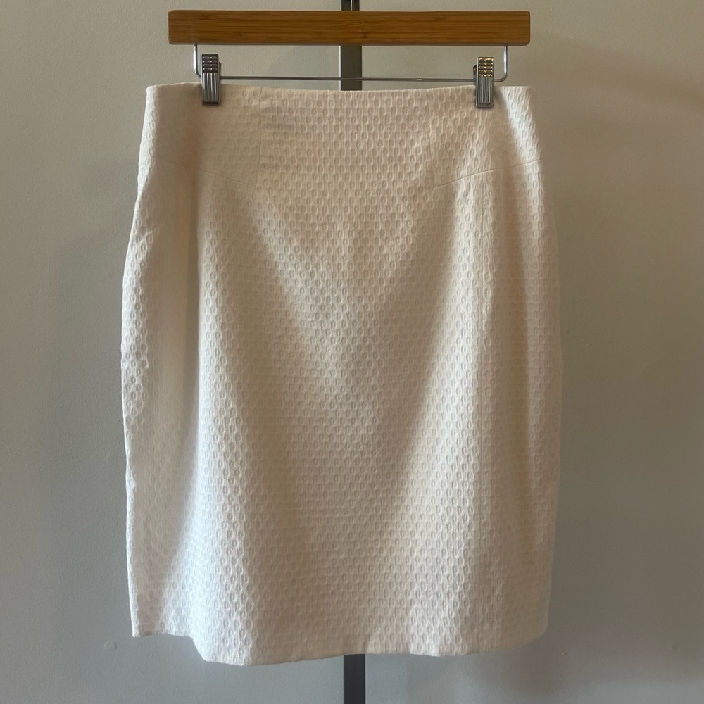 Antonio Melani White Fully Lined Center Back Pleated Split Pencil Skirt